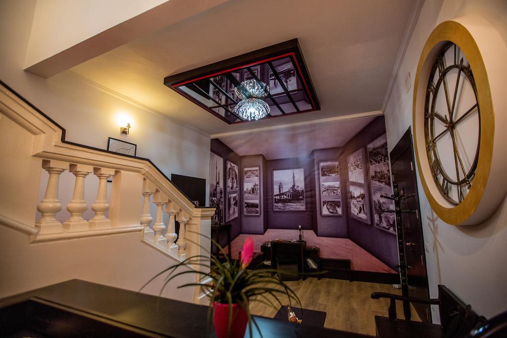 Living 3* Tirana