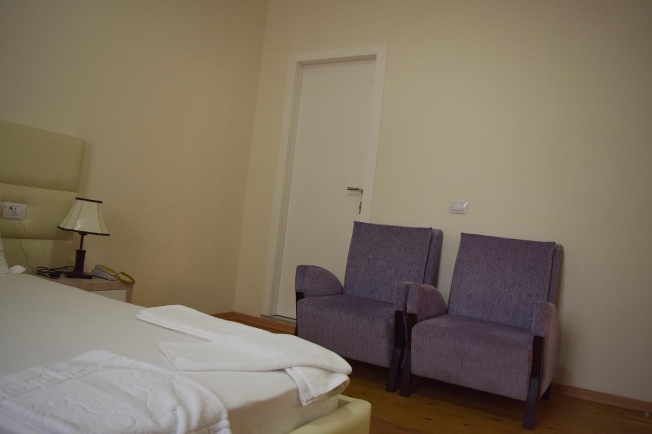 Hotel Living Tirana