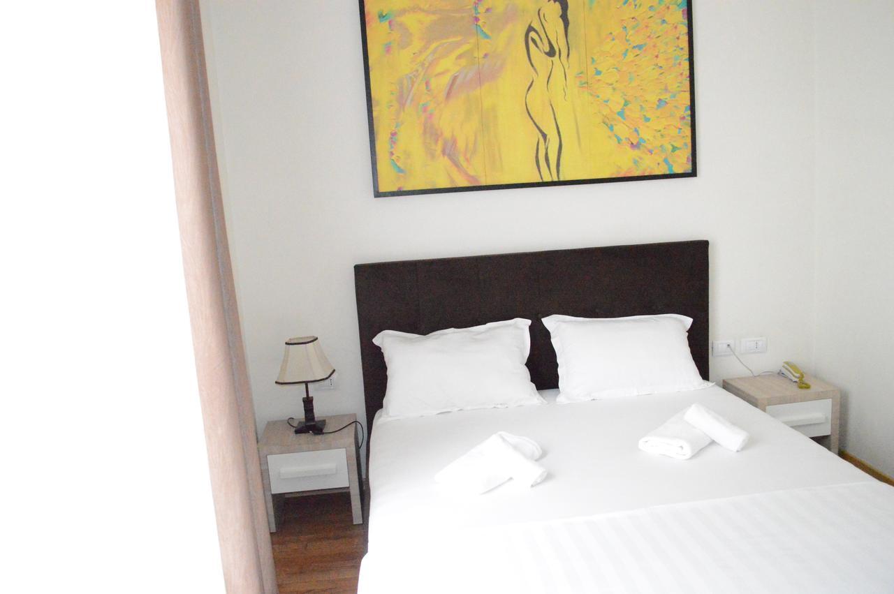 Living 3* Tirana