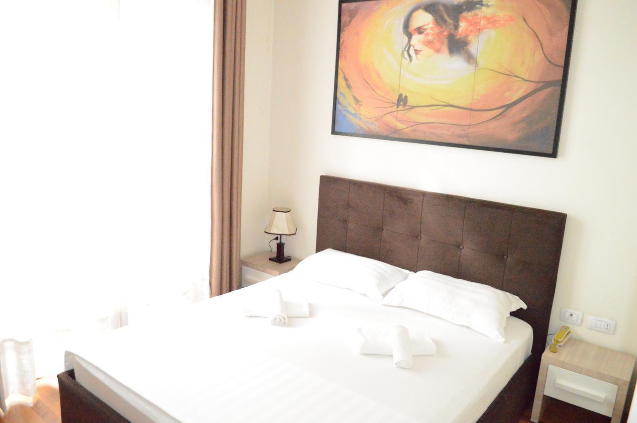 Hotel Living