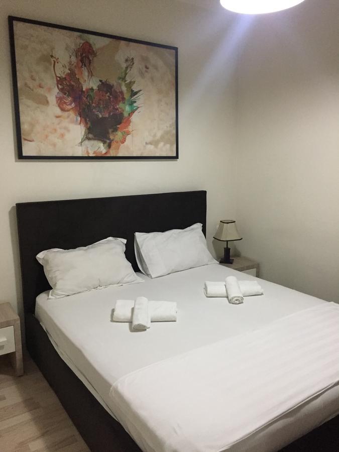 Hotel Living